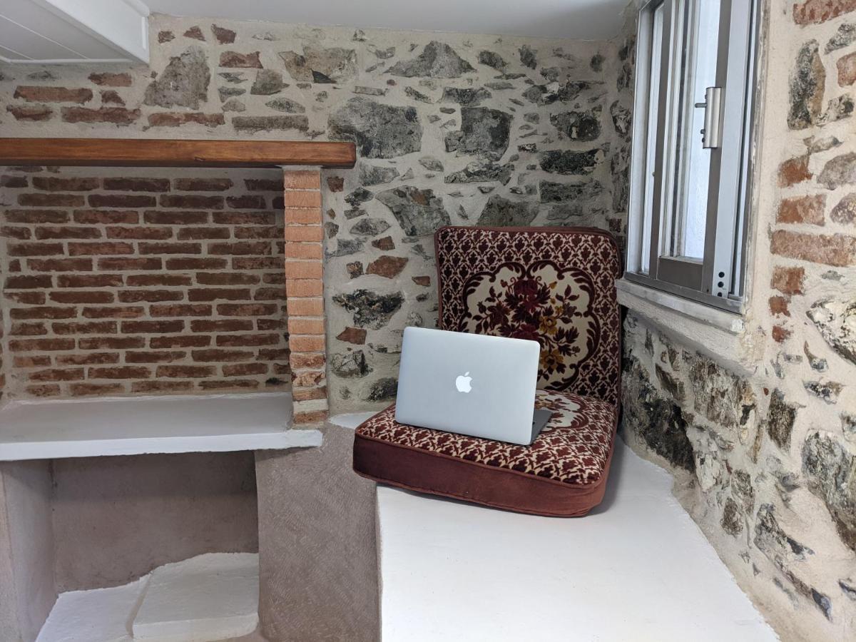 Best Sunset & Sunrise Budget Rooms Mytilíni Exterior foto