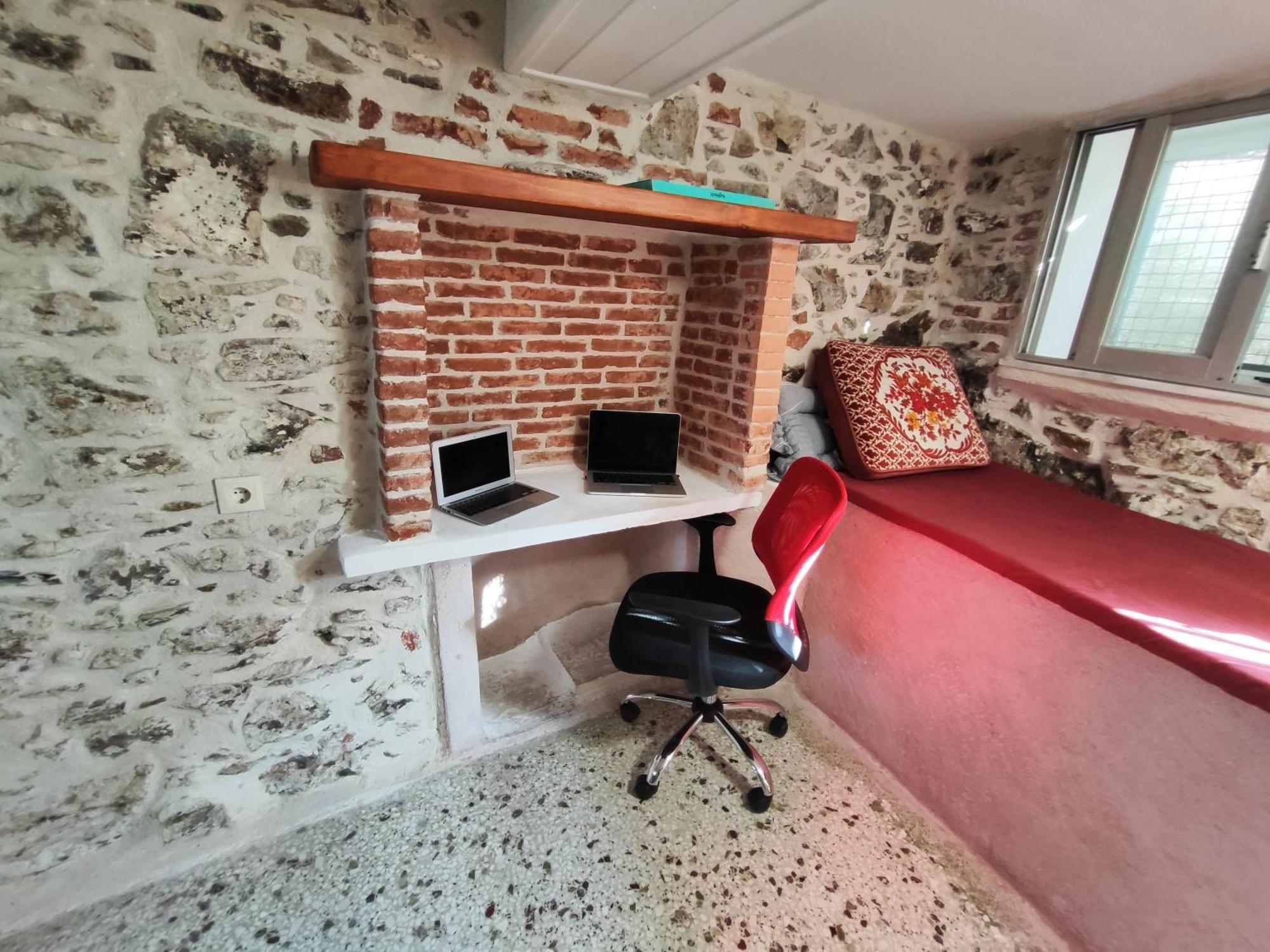 Best Sunset & Sunrise Budget Rooms Mytilíni Exterior foto
